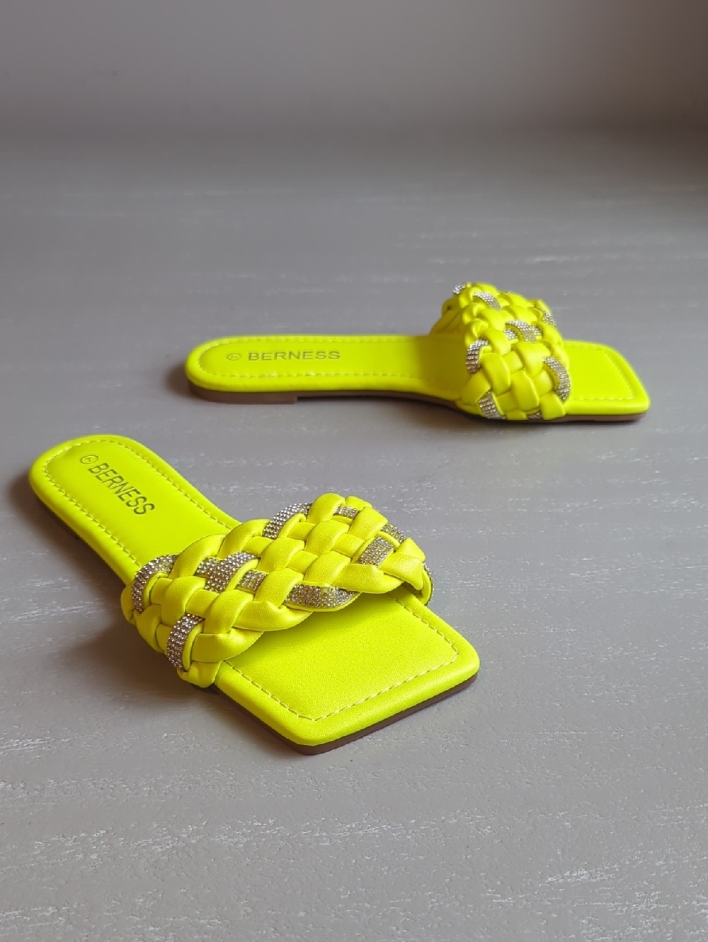 Berness Neon Yellow Braided‎ Slide Sandals size 7